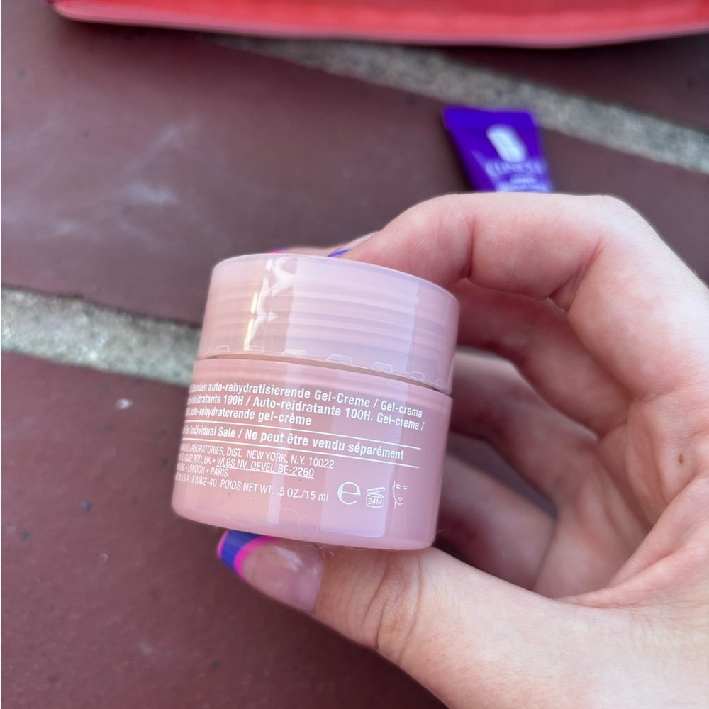 Clinique Pink Kids Accessory Pouch - Picture 7 of 8